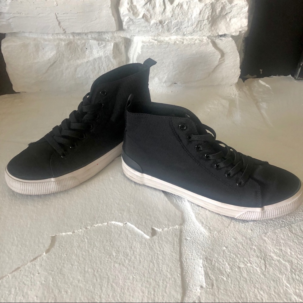 H&M black no tie high top - black sz 4.5 -like new